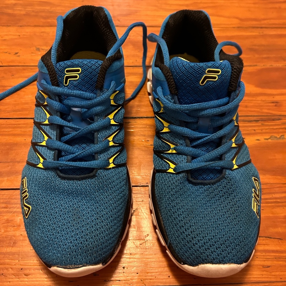 Fila Boys Blue Round Toe Low Top Lace-Up Running Shoes Big Boy Size 4